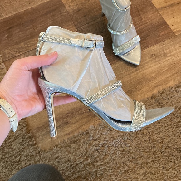 Heels - Picture 3 of 6